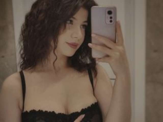 -MADI- amateur webcam photo