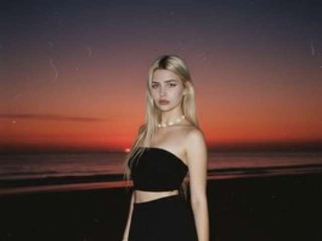 go to chat with -Melani-