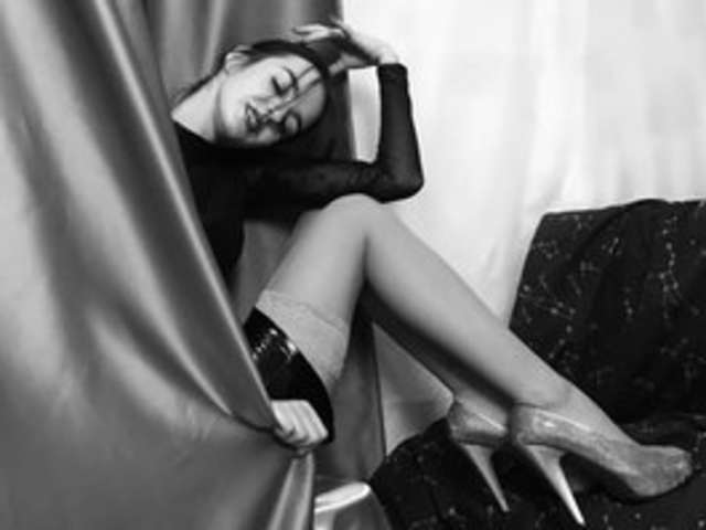 go to chat with -SweetLegs-