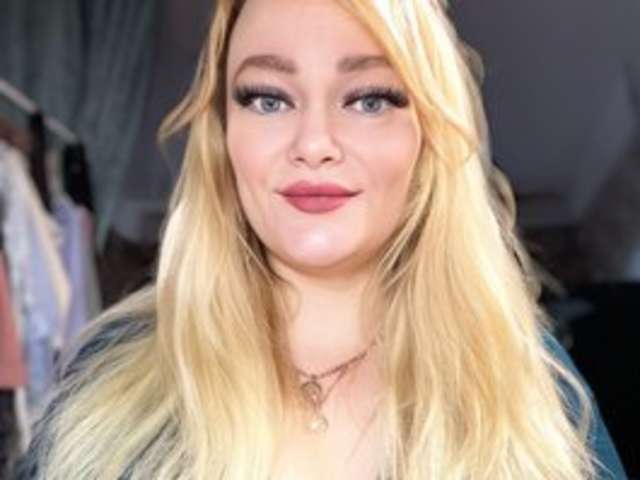 go to chat with -favoriteblonde-