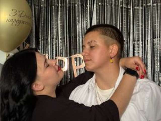 go to chat with 2Lesbians