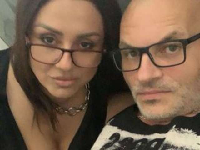 go to chat with 2Love
