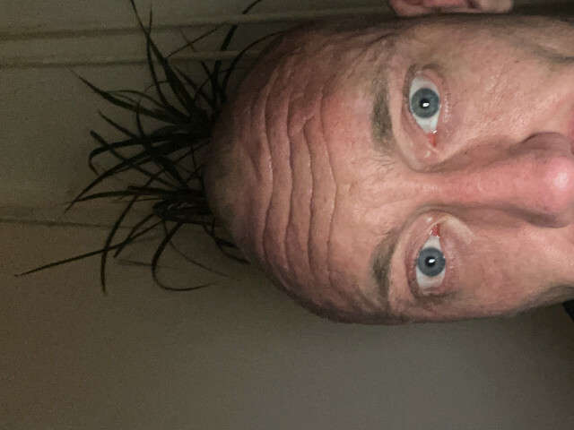 go to chat with 2hottowatch