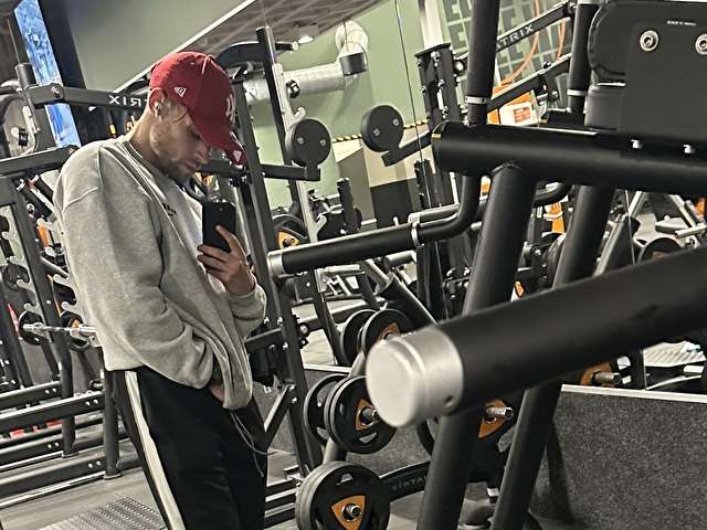 go to chat with Aarondh69