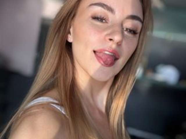 ADALIN_MOORE amateur webcam photo