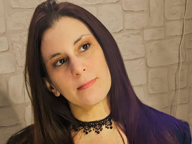 go to chat with Addaline