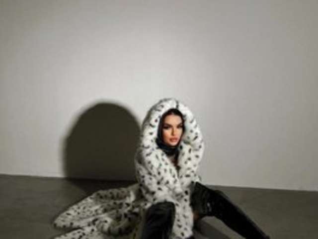 go to chat with Adelina111
