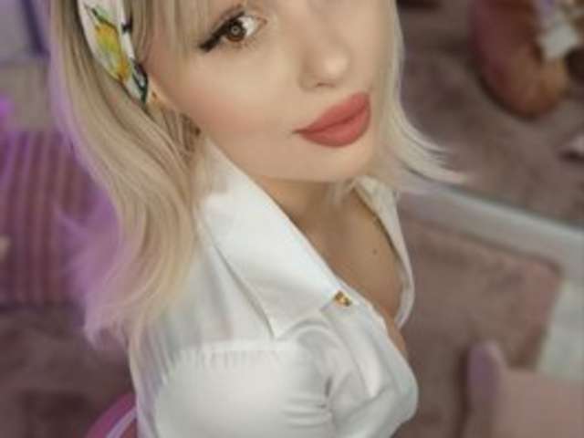 ADELINEKING amateur webcam photo
