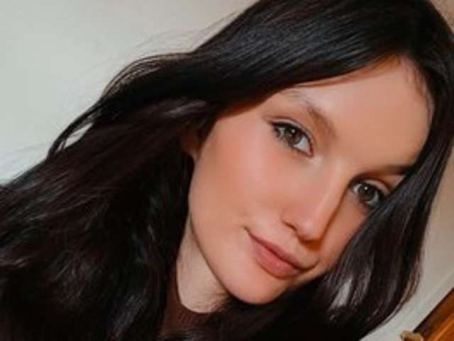 go to chat with AdelineModel