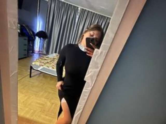 go to chat with Adelins