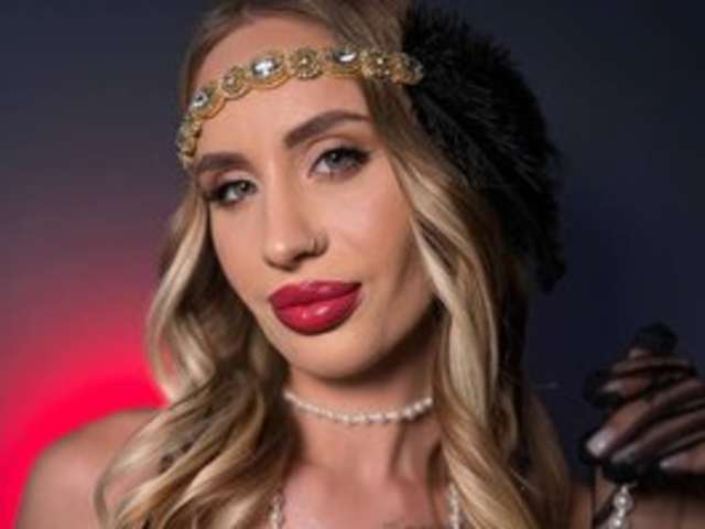 go to chat with Adelyaa