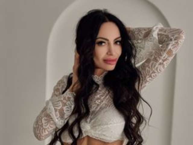 go to chat with AdriennBurzhe
