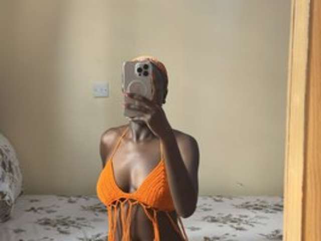 go to chat with AfricanHoney89