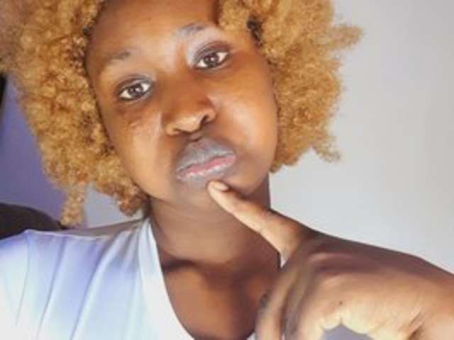 go to chat with Africana002