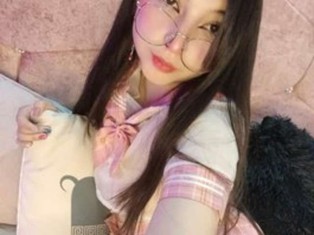go to chat with AhriLittle