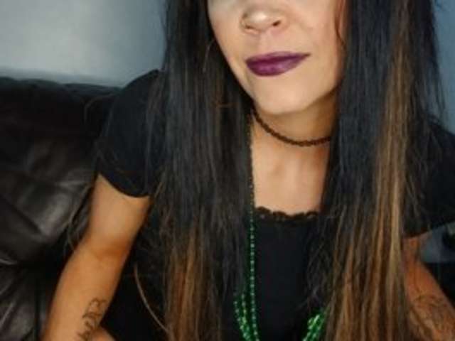 go to chat with Ainsleytaylor