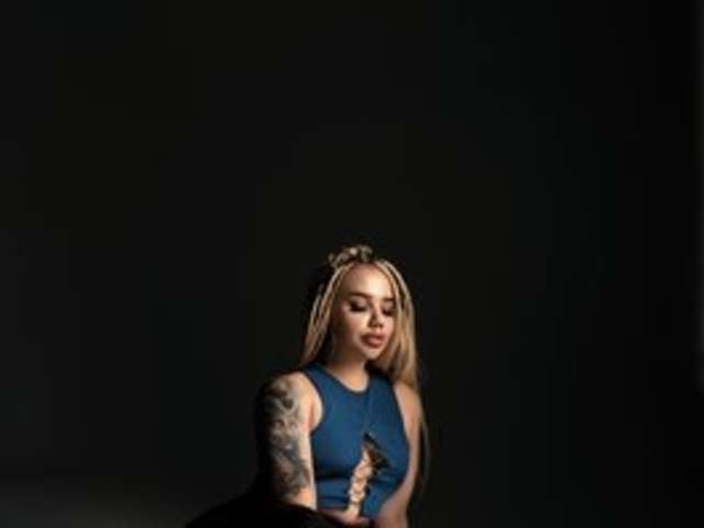 go to chat with Aira-Vi