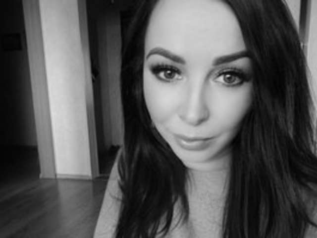 go to chat with Albertina-Bertie