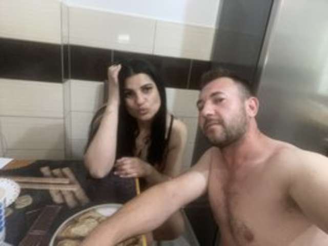 go to chat with Alberto8Mary