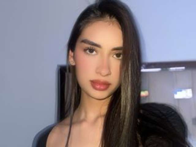 go to chat with Alejandraa1