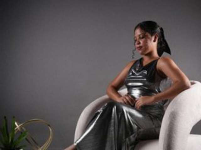 go to chat with AlenaBrown