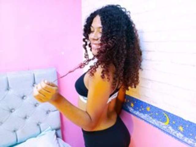 go to chat with AlessandraRay
