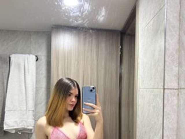 go to chat with Alexa-Camm
