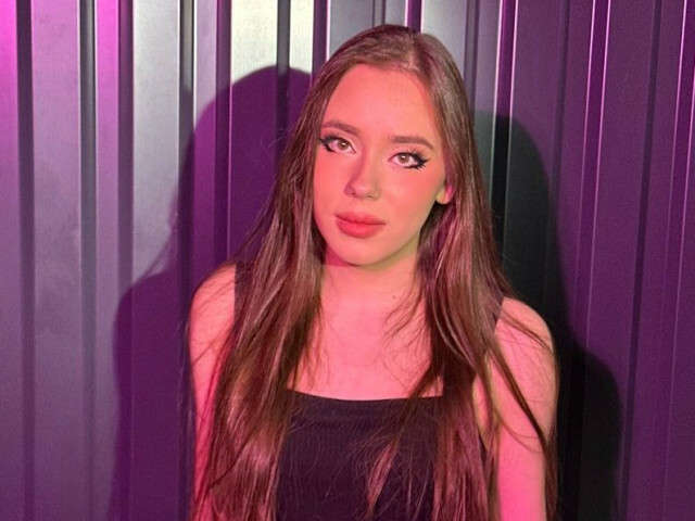go to chat with AlexaBoller