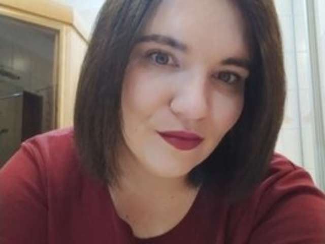 go to chat with Alexandra-Ray