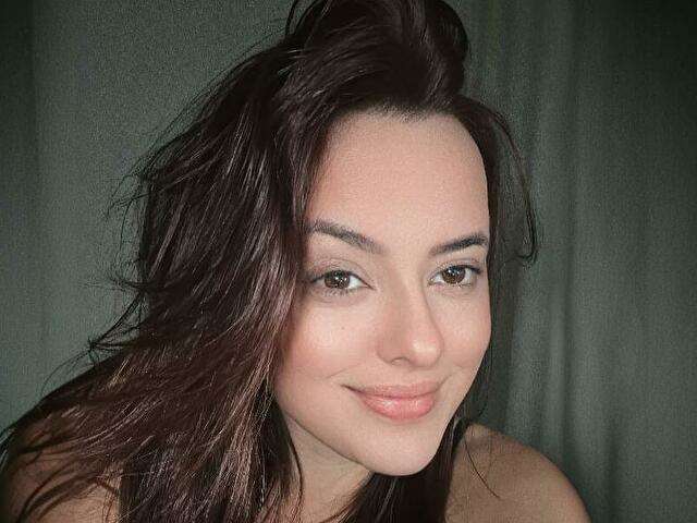ALEXIA9090 amateur webcam photo