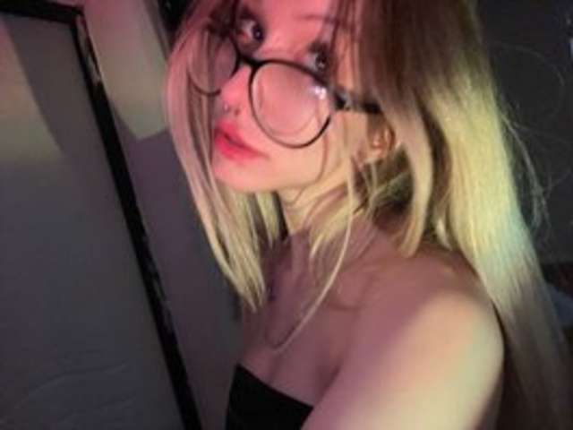 go to chat with AlexisMuur