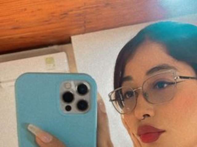 go to chat with Alhara-Luna