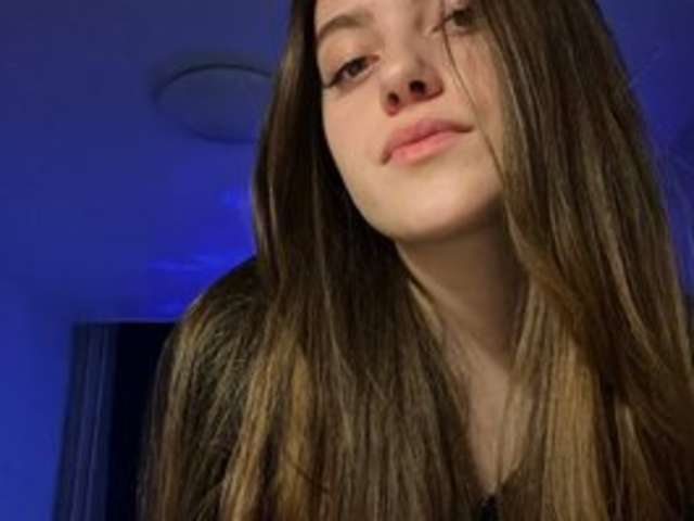 go to chat with Alice-Smile