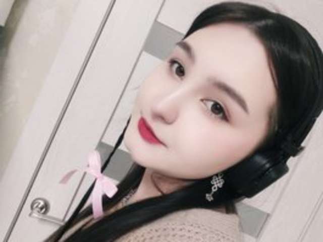 go to chat with AliceAngell