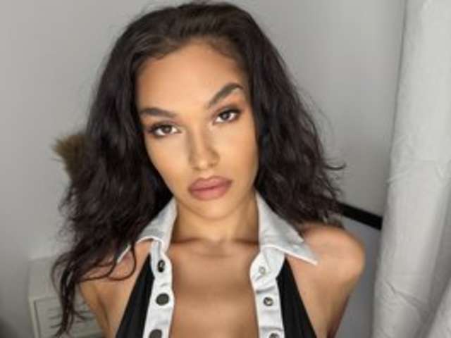 go to chat with AliceMontrose