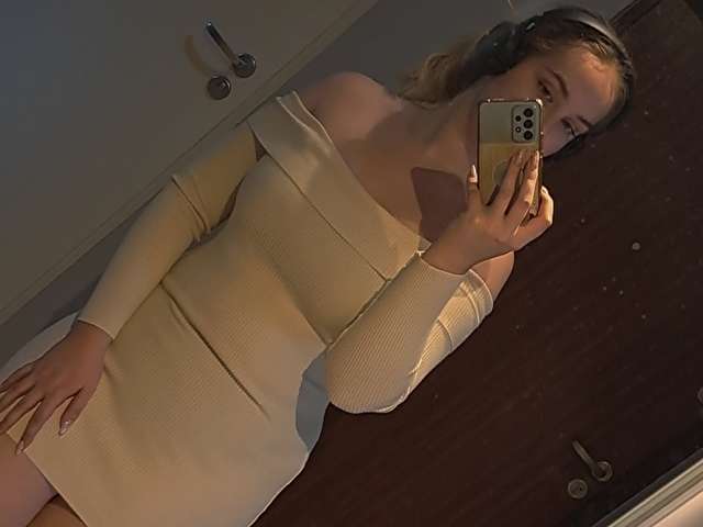 go to chat with AliceSexyX