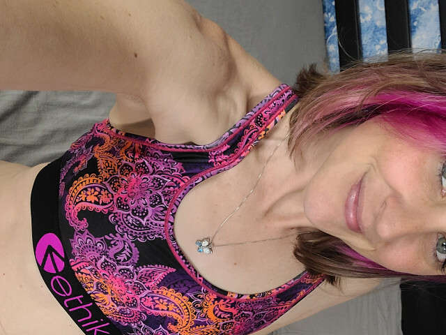 go to chat with AliceWonder