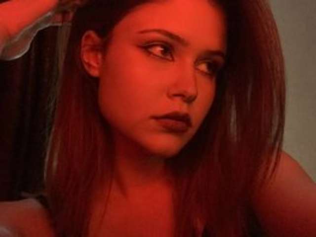 go to chat with AliceWyliee
