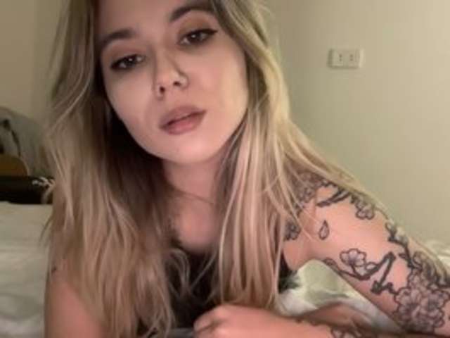 go to chat with Alicee-teasee