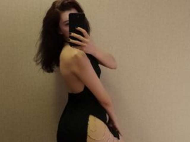 go to chat with AlinaLisa69