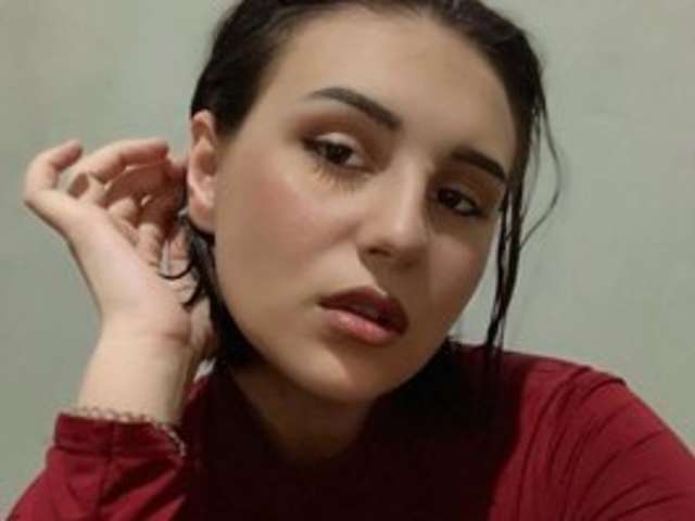 go to chat with AlinaWild