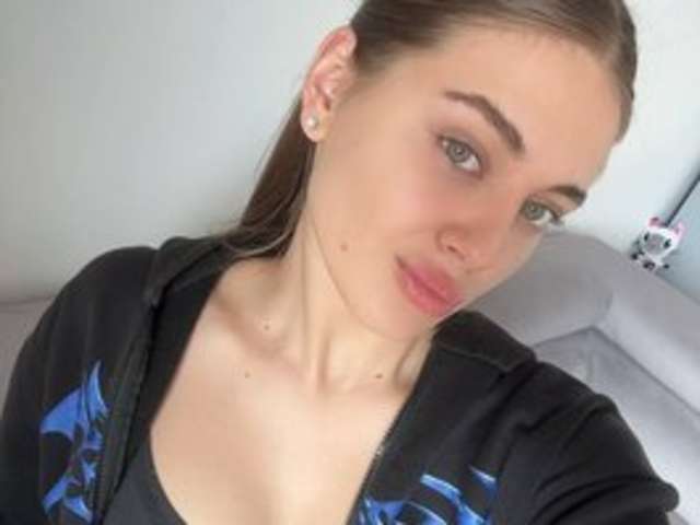 go to chat with Alisa3