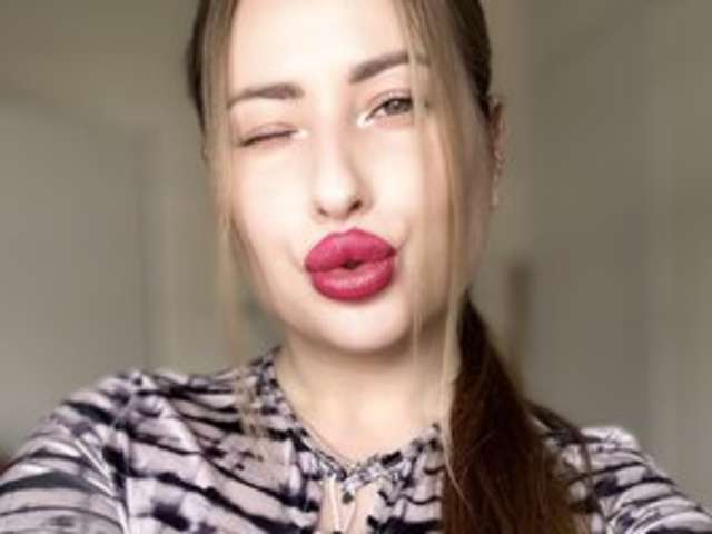 go to chat with AlisaWhite
