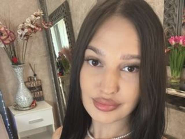 go to chat with AlishaRossen