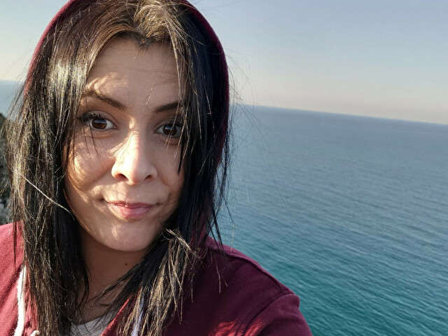 go to chat with Allana
