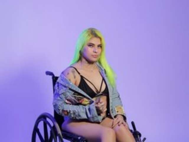 go to chat with Ally-Chair