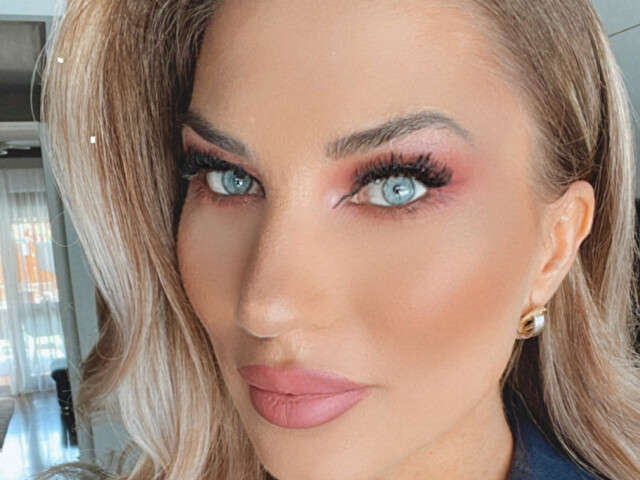 go to chat with AllysaHot