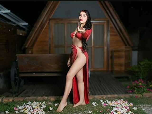 go to chat with AlondraBroks