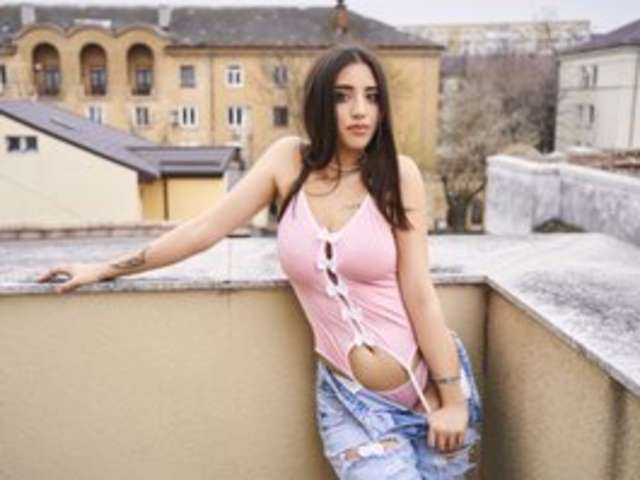 go to chat with Alysa-Angel
