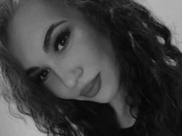 go to chat with AmandaBlare